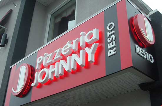 Pizzeria Johnny Gemlite plastic letters